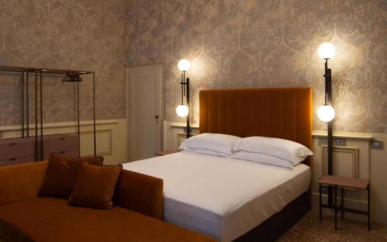 Hotel Eight